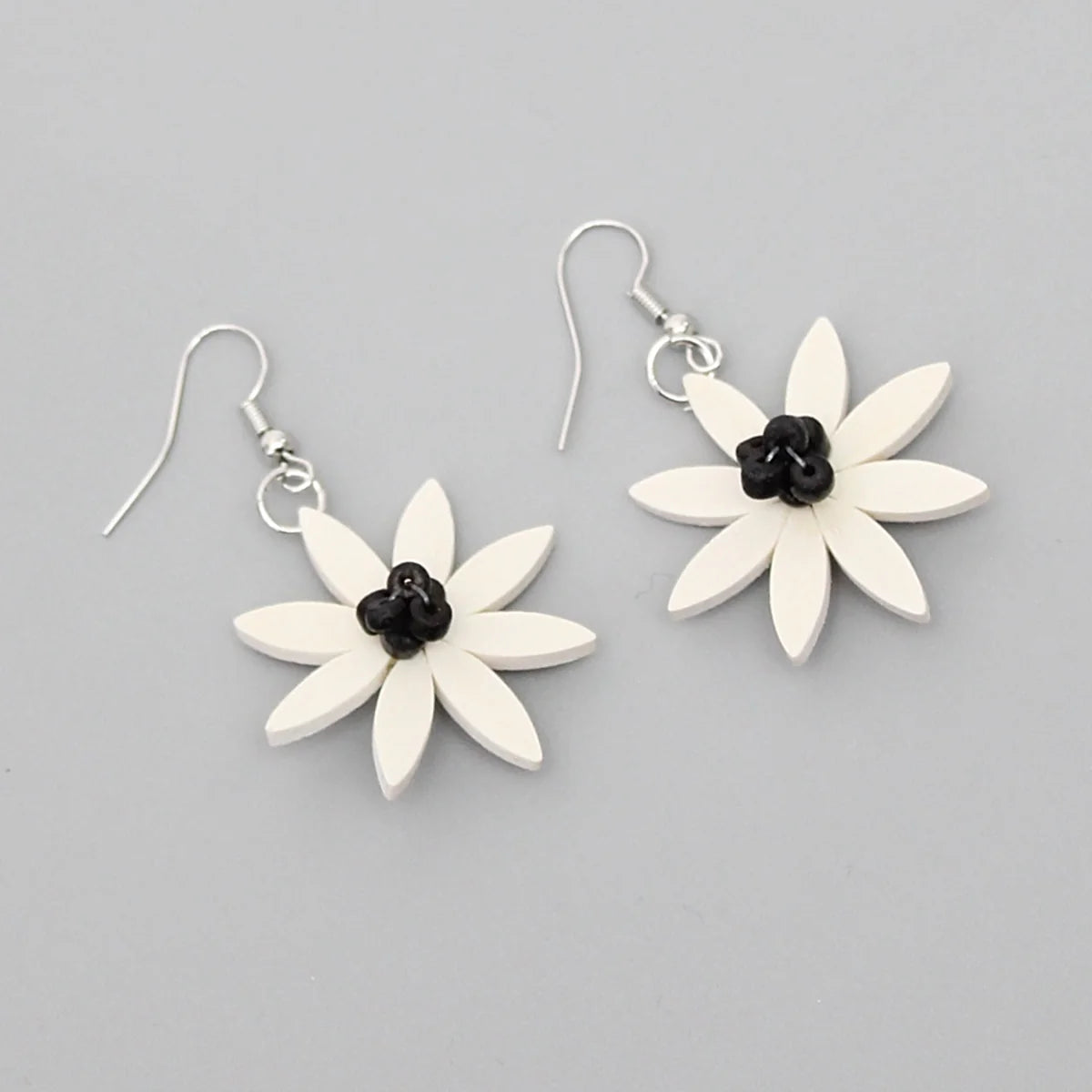 BP21E06 Sylca White Amaya Flower Earrings
