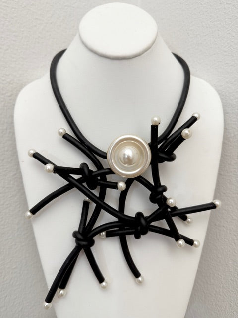 22304 JEFF LEIB RUBBER PEARL NECKLACE