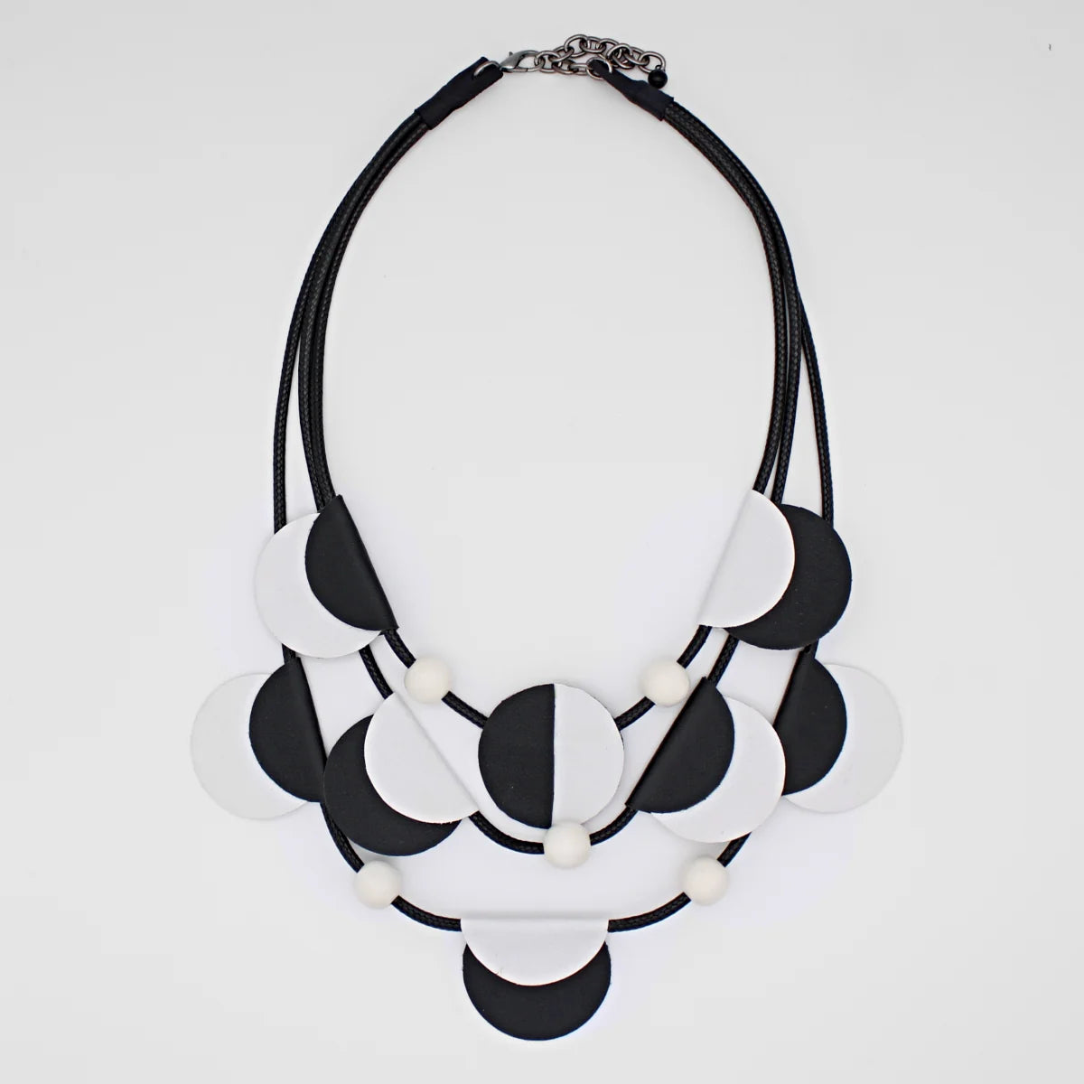 LS23N29 Sylca White Verona Leather Necklace