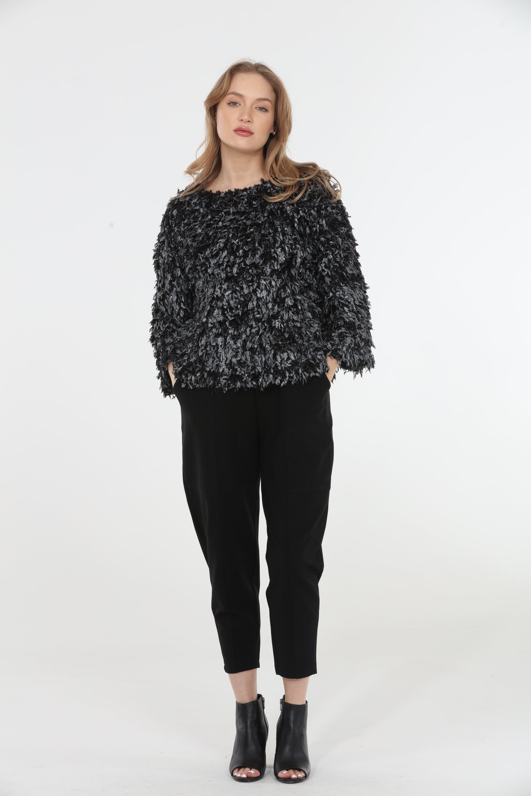 T5585 Terra Black Top
