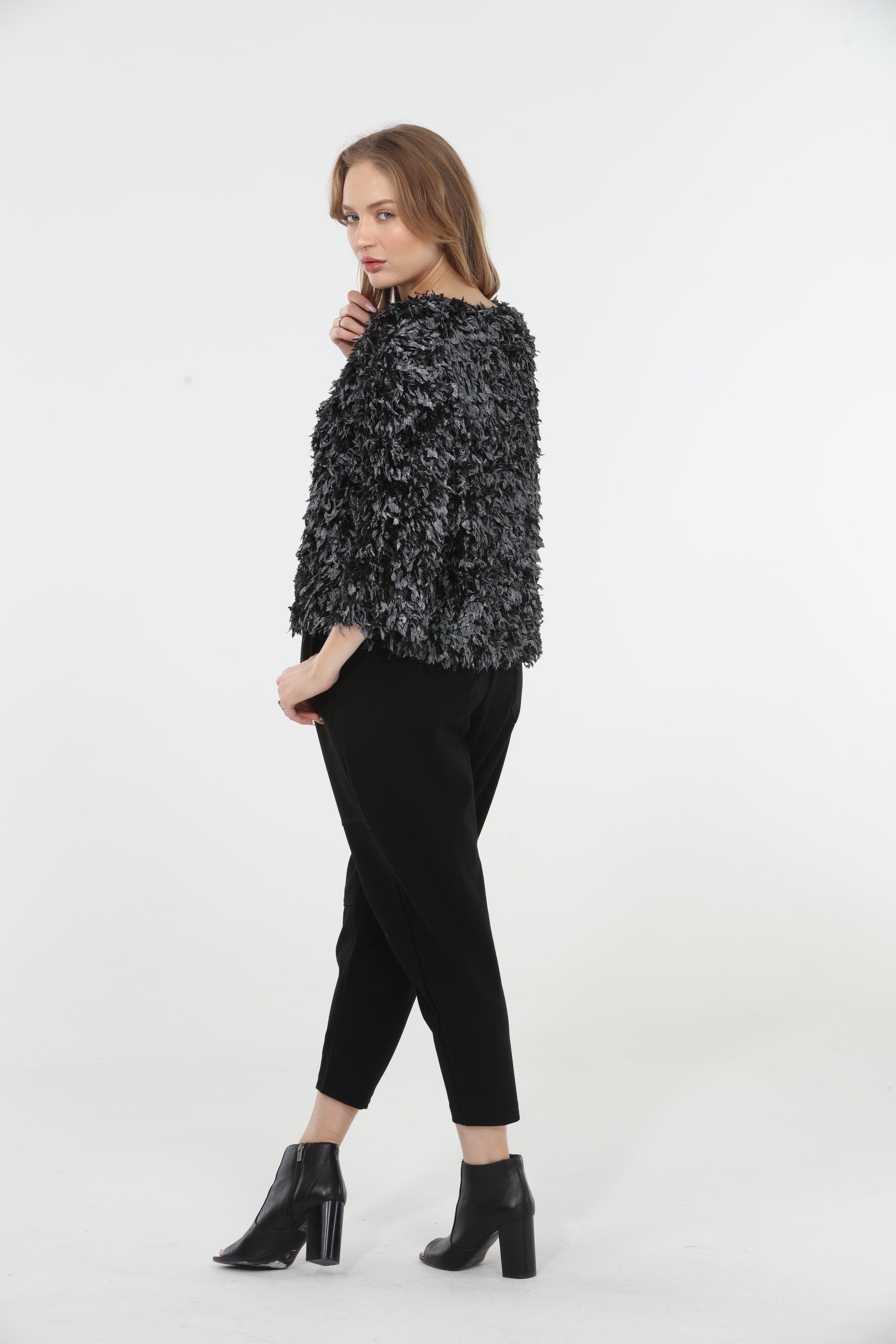T5585 Terra Black Top